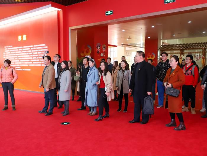 �����˶��ֳ���֣ʫ�� ��.jpg