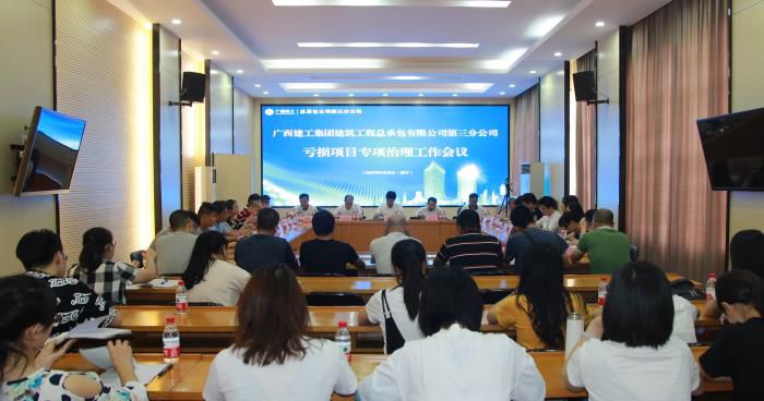 1�ۻ��ֳ����˲ӱ� ��700.jpg