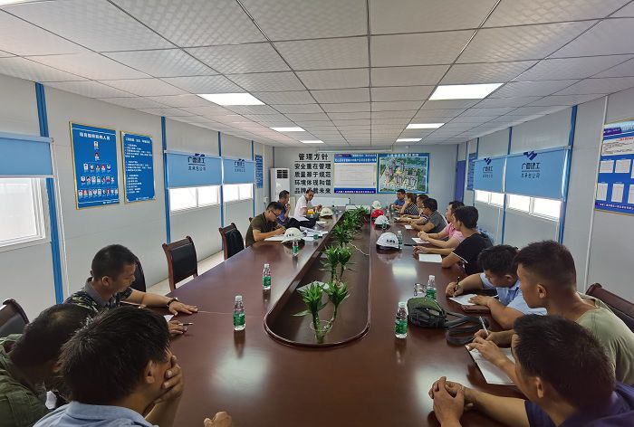 �ۻ��ֳ��� ����Ӣ ��.jpg