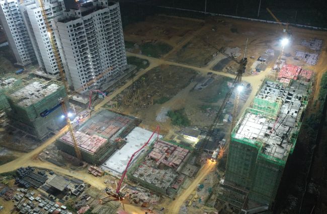 A�ؿ�ҹ����¥��ͬʱ������������¬���� ��.jpg