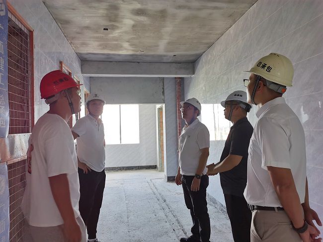 ��Ŀ�ֳ������ľ� �㣨��ͼ��.jpg