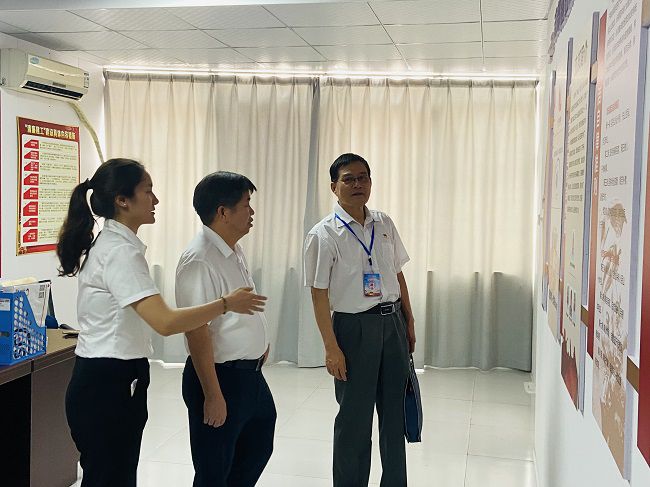 ���е�Ա�˶�����¬���� �㣨��ͼ��.jpg